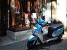 100/kymco-queen-30ev-electric-scooter-to-be-sold-in-europe-photo-gallery-52290_1.jpg